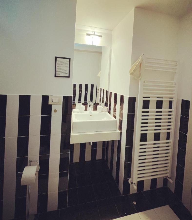 211 Underground Hotel Viareggio Ngoại thất bức ảnh